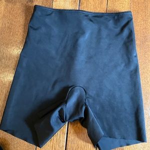 SPANX 4 pairs of shapeware size XS